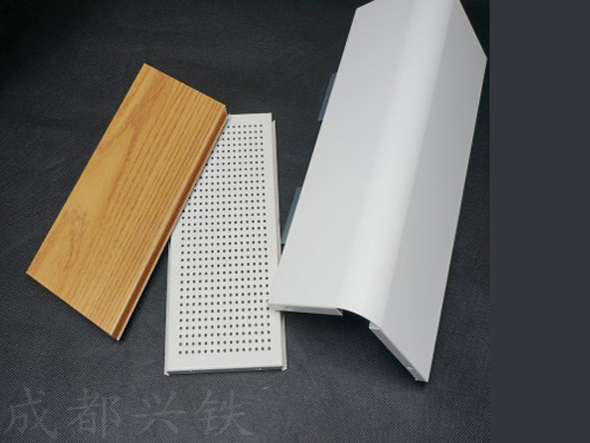 定制沖孔機房墻板，提升機房空間的差異化